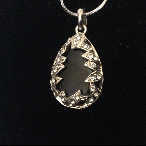 Vintage Necklace with Matching Earrings Silver/Black - Picture 2 of 4